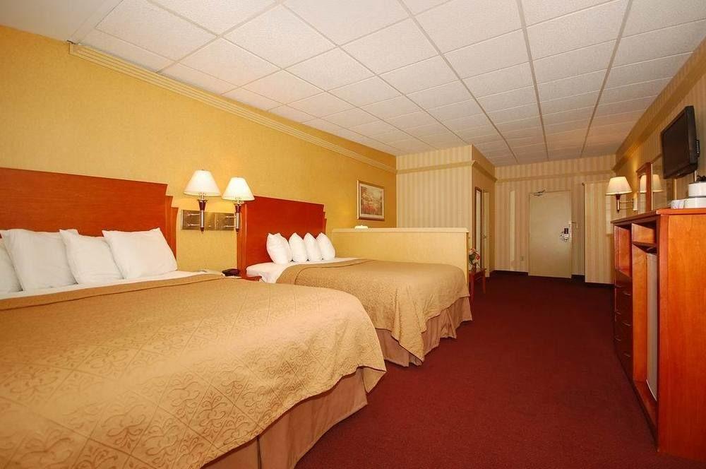 Quality Inn & Suites Kansas City - Independence I-70 East Buitenkant foto