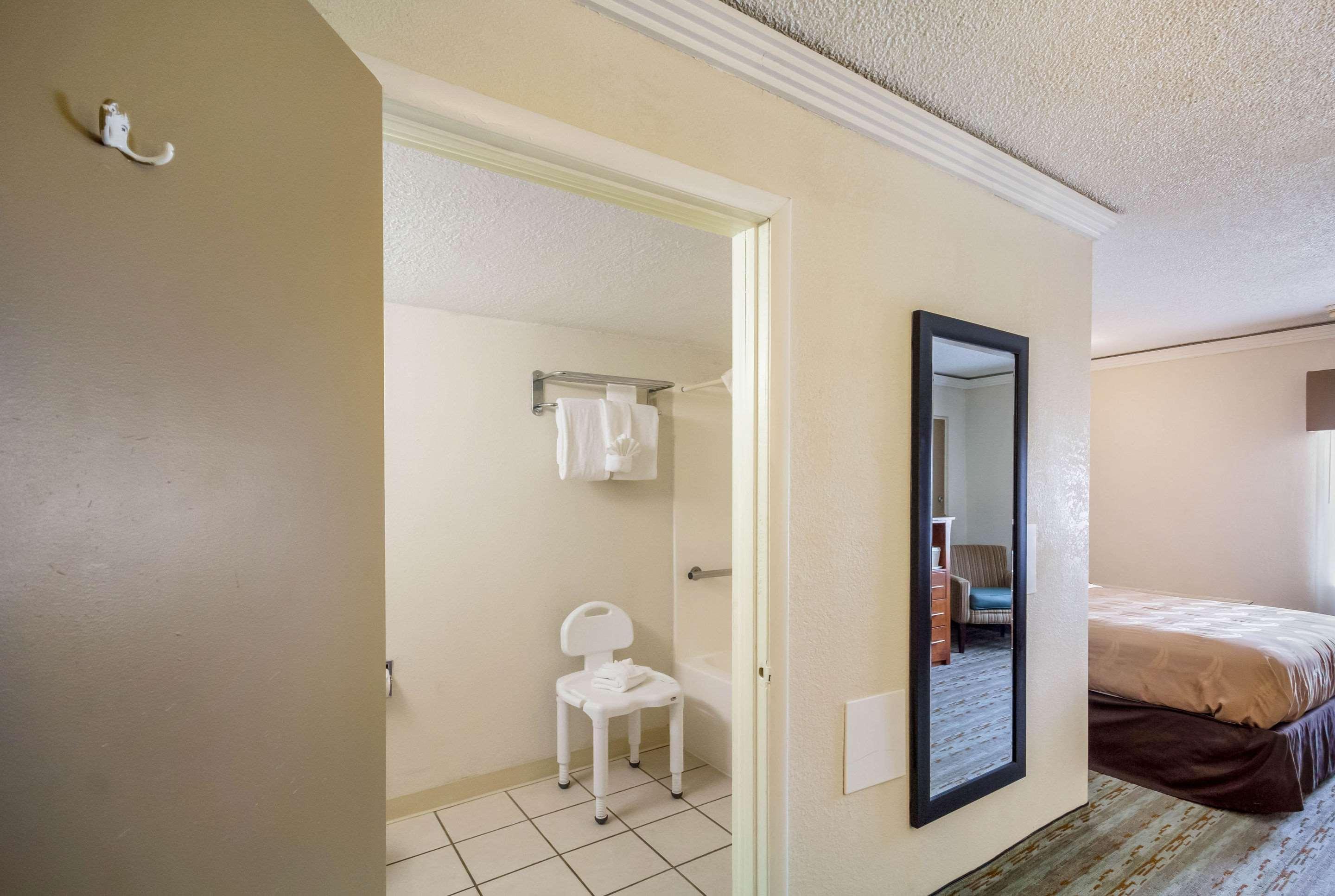Quality Inn & Suites Kansas City - Independence I-70 East Buitenkant foto