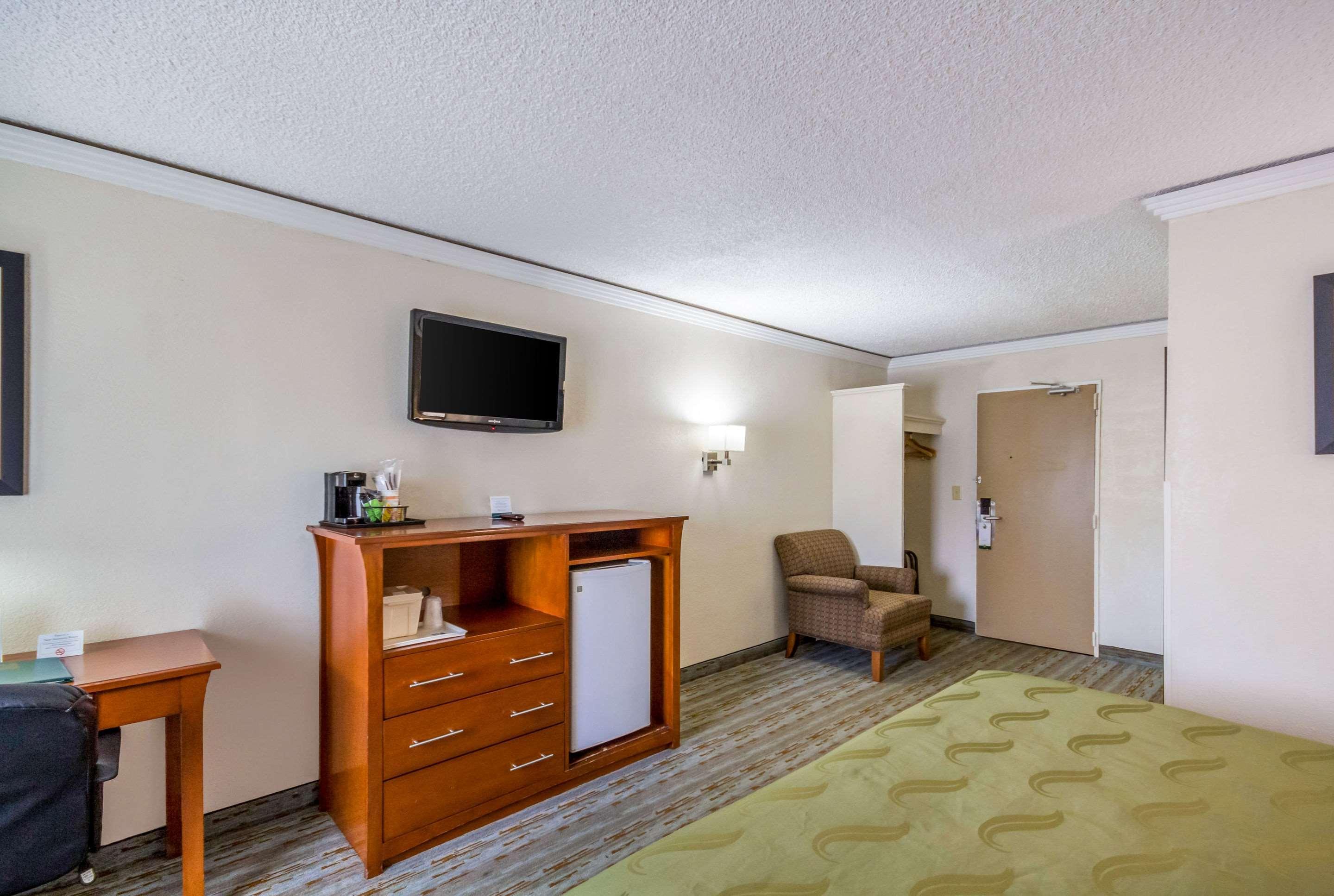 Quality Inn & Suites Kansas City - Independence I-70 East Buitenkant foto