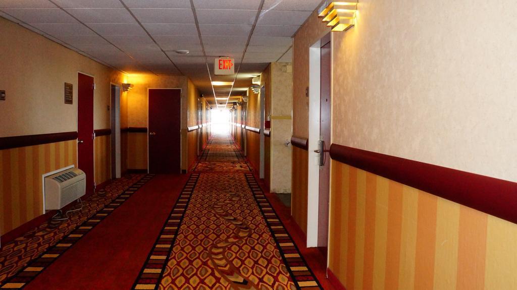 Quality Inn & Suites Kansas City - Independence I-70 East Buitenkant foto