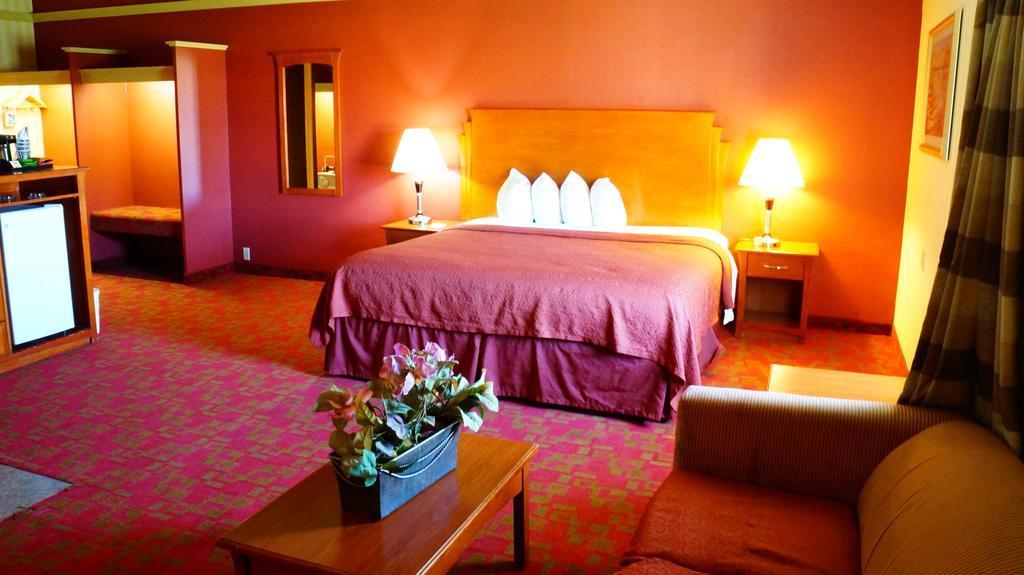 Quality Inn & Suites Kansas City - Independence I-70 East Buitenkant foto