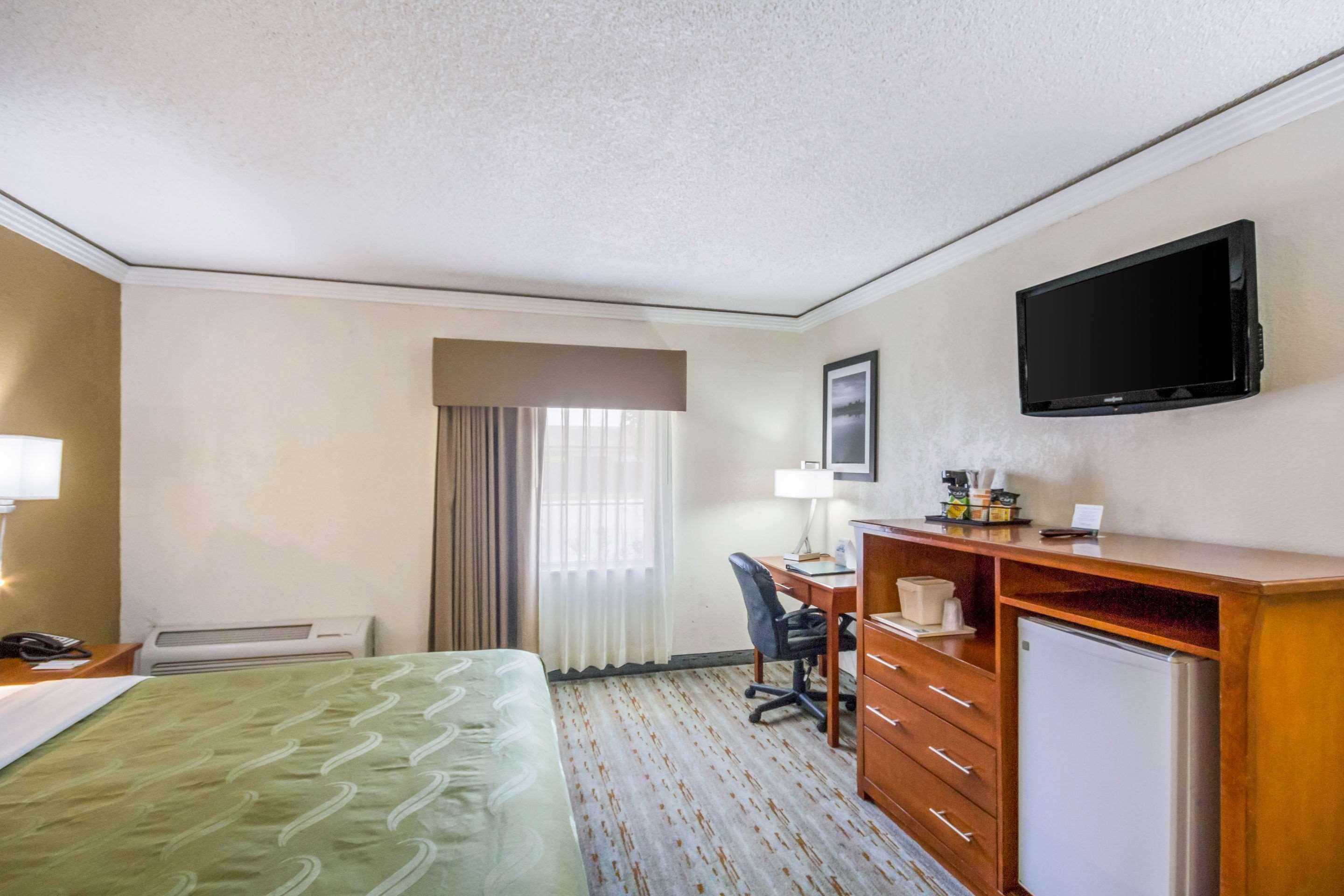 Quality Inn & Suites Kansas City - Independence I-70 East Buitenkant foto