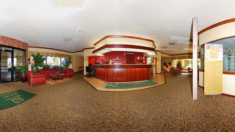 Quality Inn & Suites Kansas City - Independence I-70 East Buitenkant foto