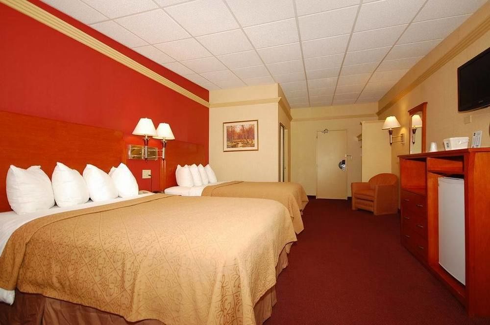 Quality Inn & Suites Kansas City - Independence I-70 East Buitenkant foto