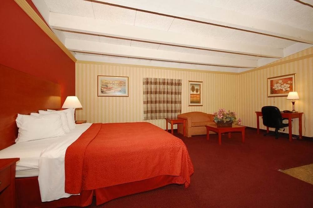 Quality Inn & Suites Kansas City - Independence I-70 East Buitenkant foto